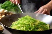 炒藕不发黑的秘密，这样做，藕片翠绿如新！