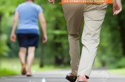 走路不腰疼、腿不酸？记住这6个细节，科学走路护腰护腿