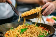 炒粉条不粘连、不成团的秘诀，3个关键步骤，新手也能做出饭店级口感